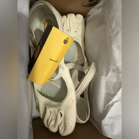 Vibram Off-White Pink Sole FiveFingers Toe Shoes 39 (7.5-8) - Picture 6 of 8